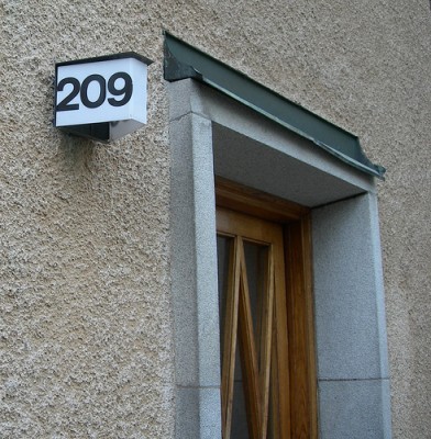 Entry to Skebokvarnsvägen 209 in April 2007