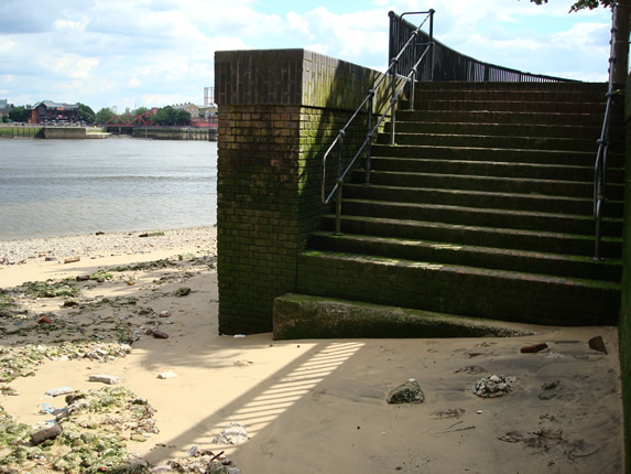 Stairs allowing access to the Thames embankement in Wapping, 2008